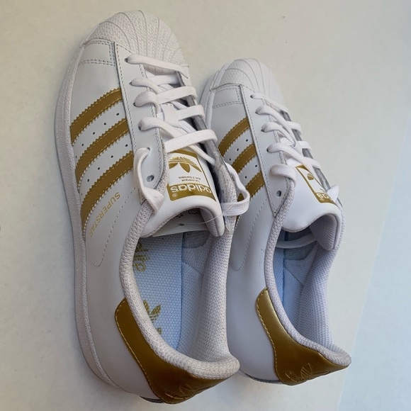 New Adidas Superstar Gold/White Sneaker Size 6 - Picture 3 of 12